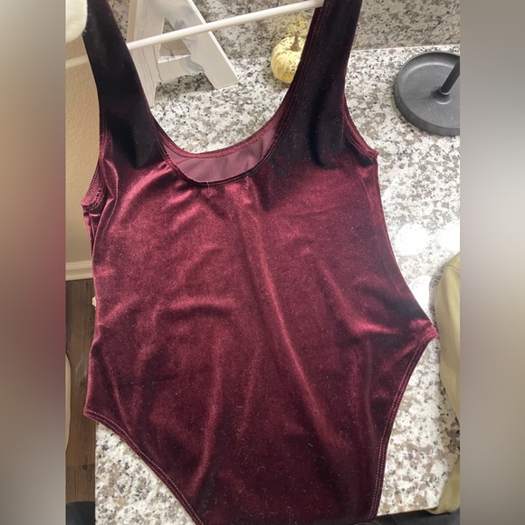 Burgundy velvet bodysuit - Picture 2 of 5